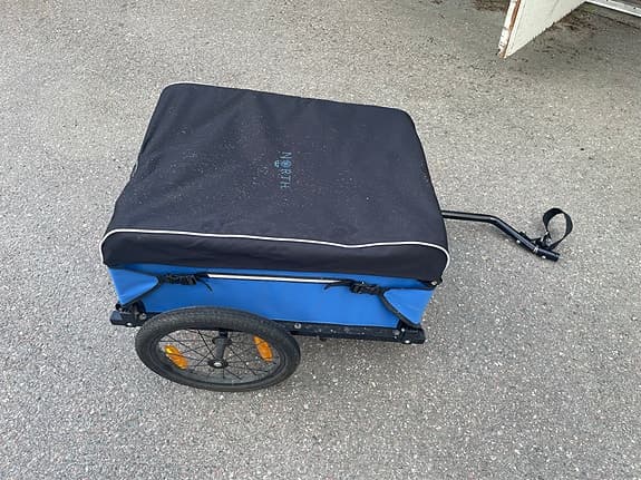 Cykelkärra/lastvagn med kapell