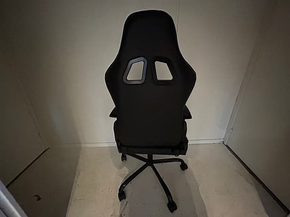 Svart DELTACO gaming stol