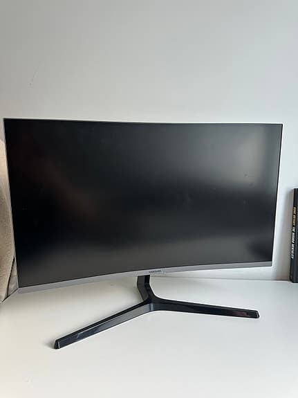 Gaming-kit i toppklass: Samsung 27" 144Hz, Apex Pro TKL & Glorious Wireless