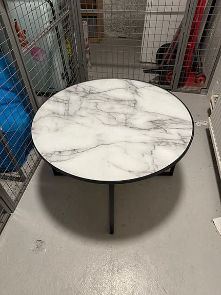 Mio soffbord med glasskiva