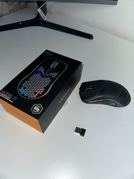 Glorious Model O Wireless gamingmus svart
