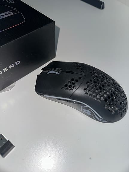 Glorious Model O Wireless gamingmus svart