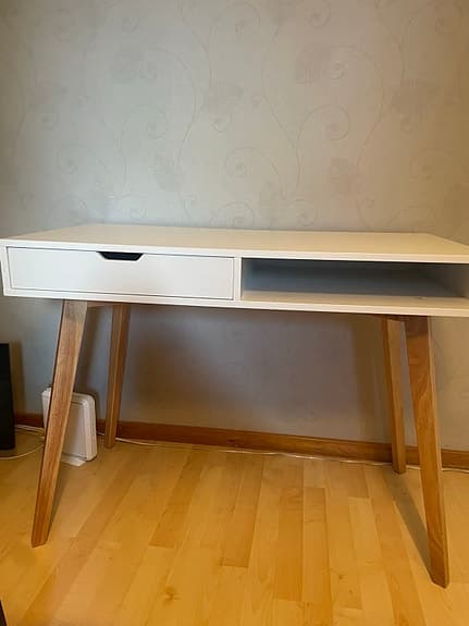 IKEA skrivbord med låda och hylla vit
