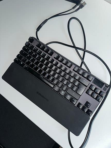 SteelSeries Apex Pro TKL mekaniskt gamingtangentbord