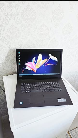 Lenovo IdeaPad 3 17"