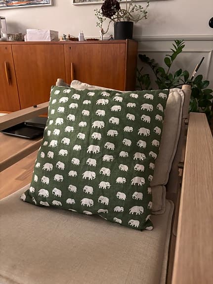 Svenskt Tenn elefant kuddfodral grön