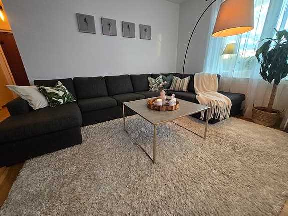 5-sits högervänd U-formad Soffa med Divan och Schäslong i tyg