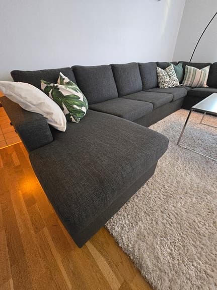 5-sits högervänd U-formad Soffa med Divan och Schäslong i tyg