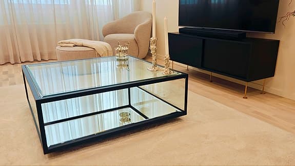Parade design soffbord – exklusivt svart glasbord (Nypris 14 280 kr)