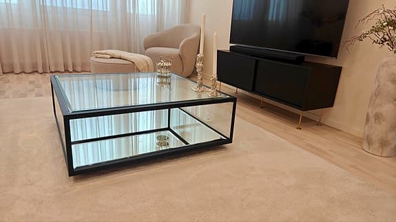 Parade design soffbord – exklusivt svart glasbord (Nypris 14 280 kr)
