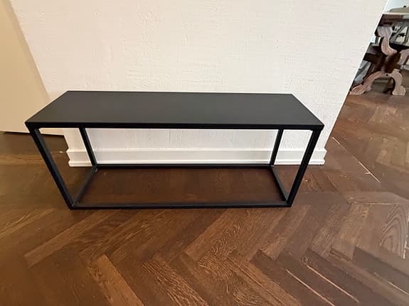 Svartlackerad aluminiumbänk nyskick!