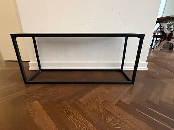 Svartlackerad aluminiumbänk nyskick!