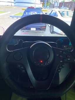 Sony PS4 Pro med ratt, pedaler, växelspak