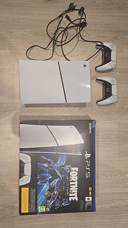 PS5 Digital 850Gb med 2 handkontroller