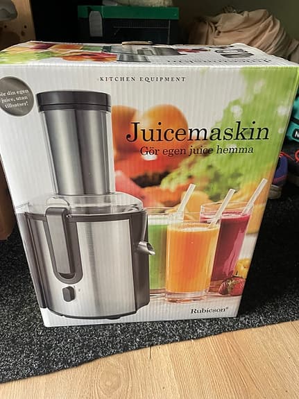 Juicepressare,  juicemaskin använd fåtal gånger som ny.