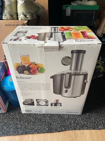 Juicepressare,  juicemaskin använd fåtal gånger som ny.