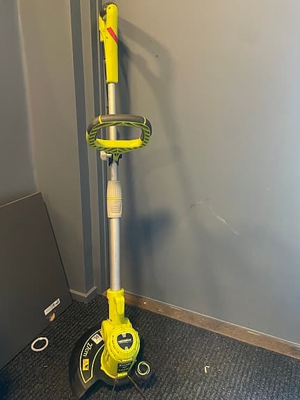 Ryobi grästrimmer eldriven