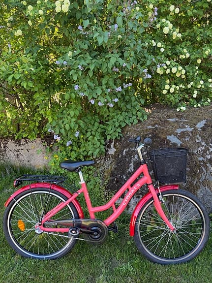 Sjösala Smilla barncykel 24 tum 3vxl Koralröd