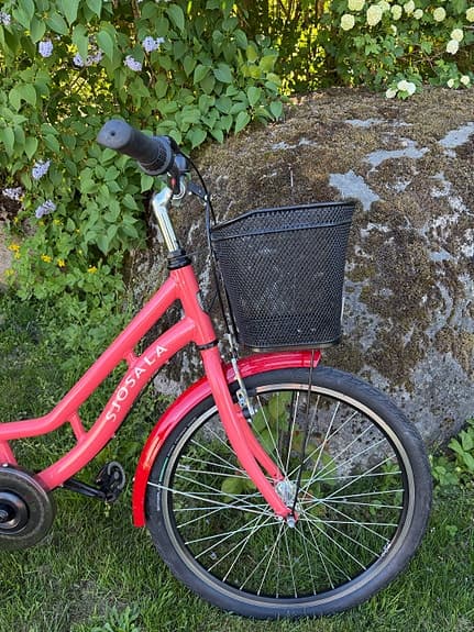 Sjösala Smilla barncykel 24 tum 3vxl Koralröd