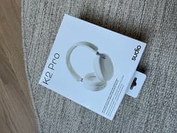 Sudio K2 Pro trådlösa hörlurar vita