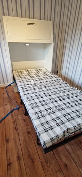 Quickbed sängskåp
