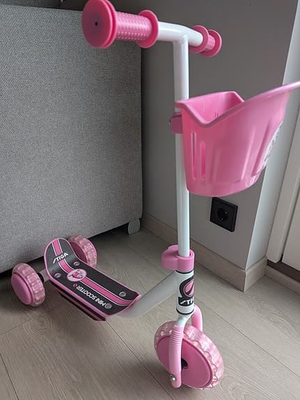 Rosa Stiga Mini Scooter sparkcykel för småbarn