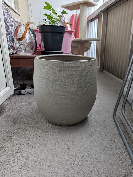 stor kruka i stengods 32 cm diameter och 35cm hög