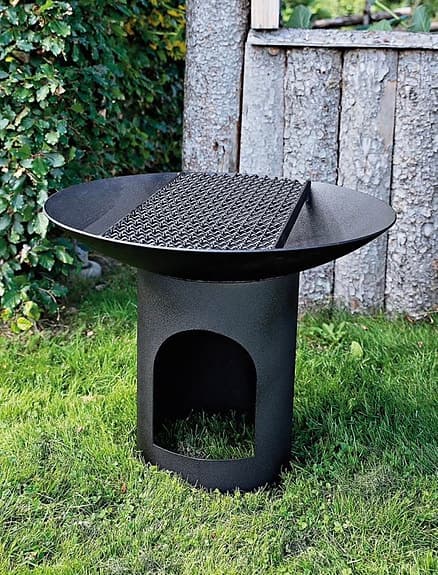 Eldstad med grillgaller svart metall