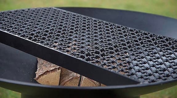 Eldstad med grillgaller svart metall