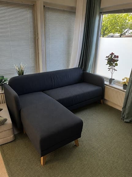 Mörkgrå Soffa