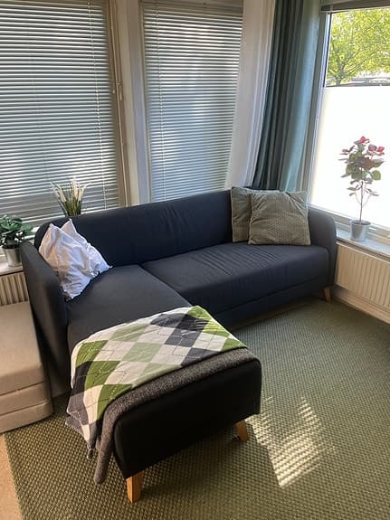 Mörkgrå Soffa