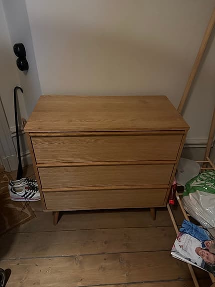 Byrå i ek