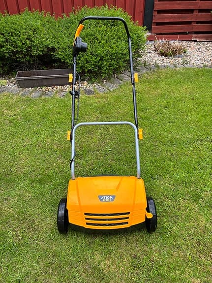 Vertikalskärare/mossrivare Stiga 213E