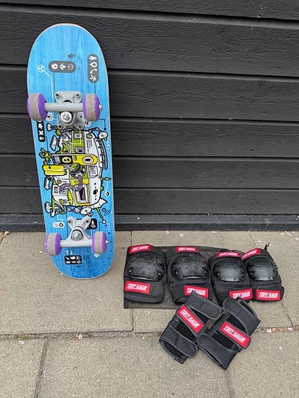 Skateboard blå inkl skydd