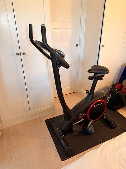 Christopeit AL2 motionscykel svart/röd