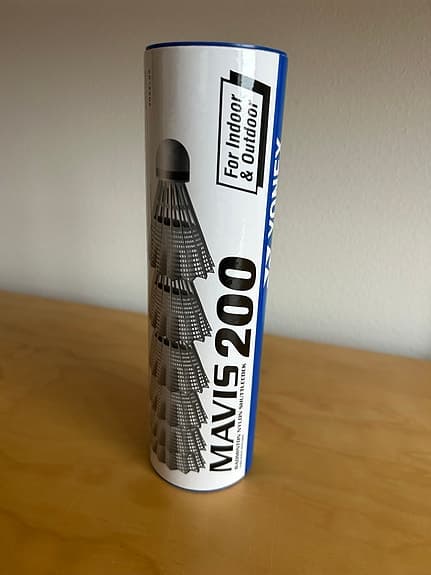Yonex badmintonracket + Yonex Mavis 200 bollar