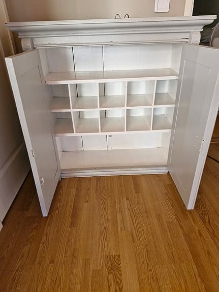 Gammalt fint skåp
