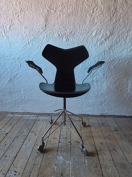 Arne jacobsen 3217 Grand prix