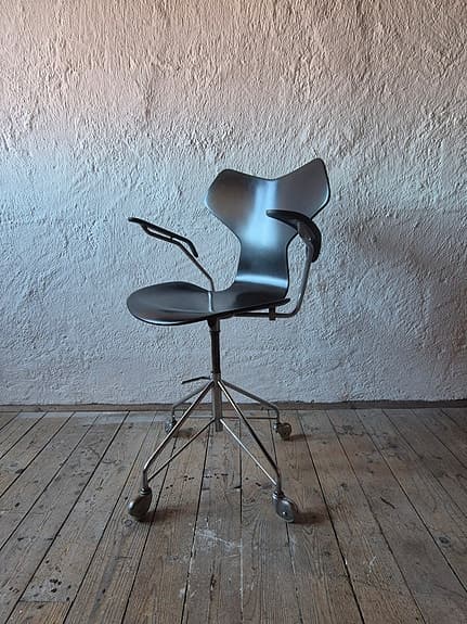 Arne jacobsen 3217 Grand prix