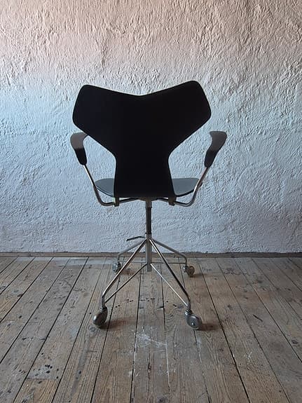 Arne jacobsen 3217 Grand prix
