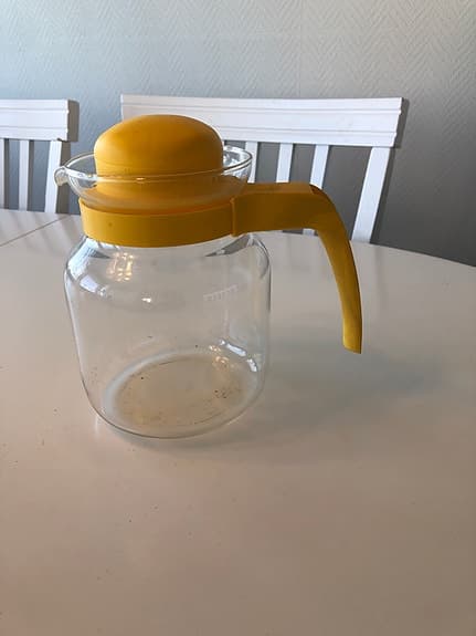 Ny Oanv jättefina VATTENKOKARE med gult plastlock/handtag 1.5 Liter