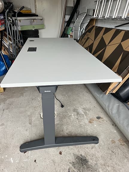 Skrivbord elektriskt höjbart sänkbart proffsmärke
