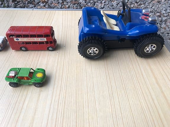 7 st olika leksaksbilar