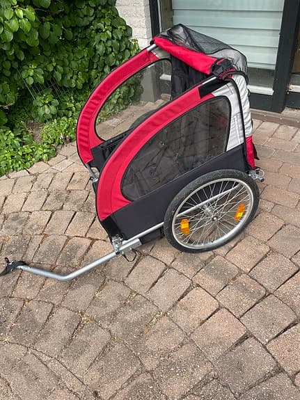 Cykelvagn dubbel för barn röd/grå , ny skick