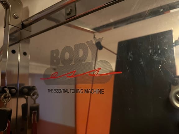 Body Ease träningsmaskin med bänk och drag