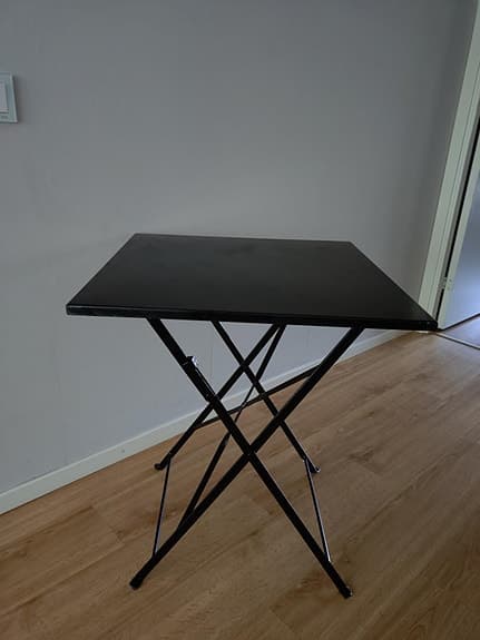 Stål bord till salo