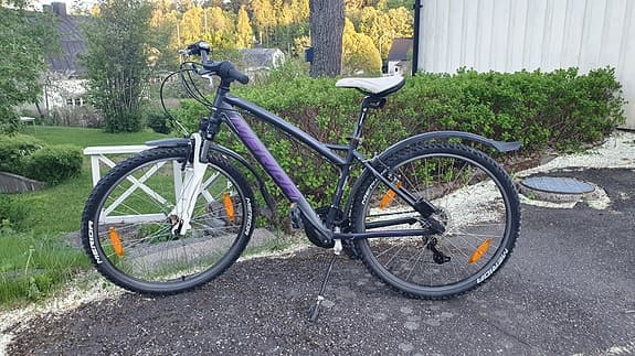 Merida hybrid cykel S 16" dam svart/lila