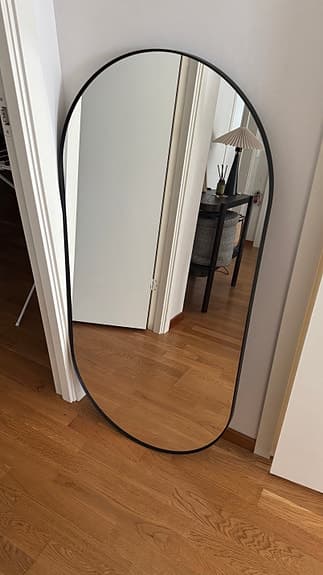 IKEA spegel med svart ram