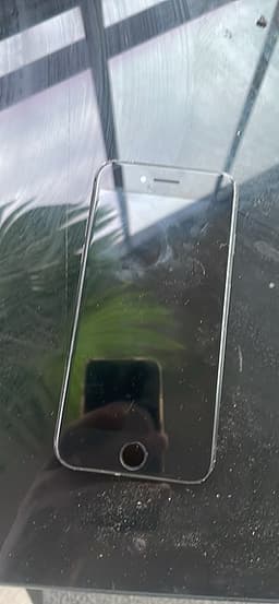 Apple iPhone 7 mobil 32 GB svart