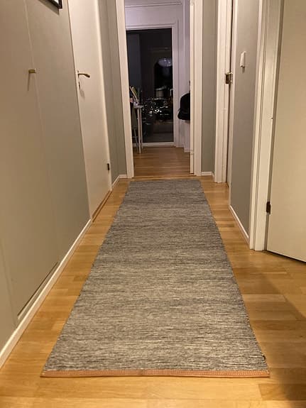Svartvit gångmatta